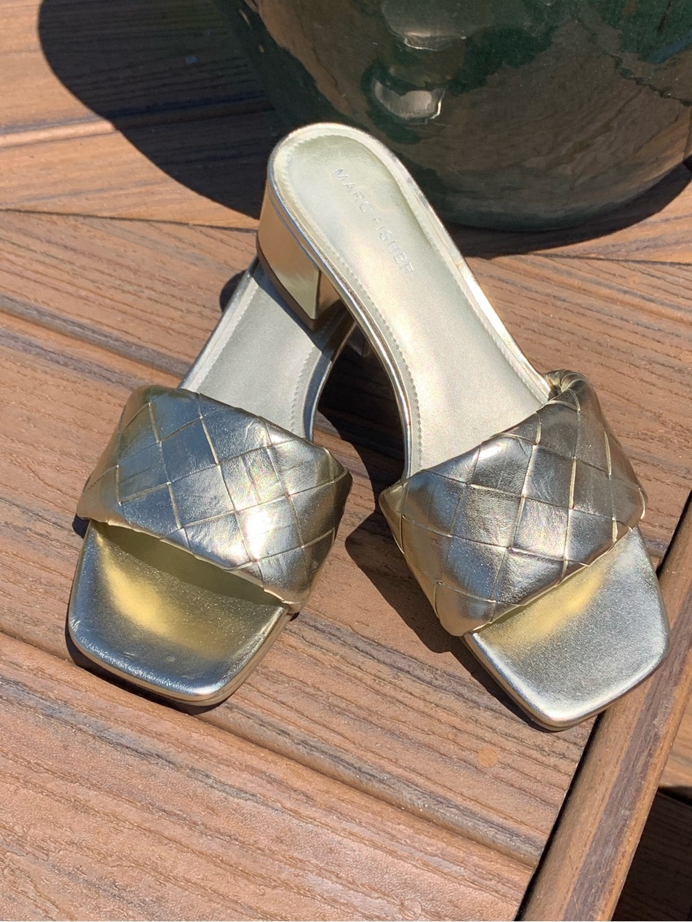 Marc Fisher Gold Woven Slide Mules Size 7
NEW!!